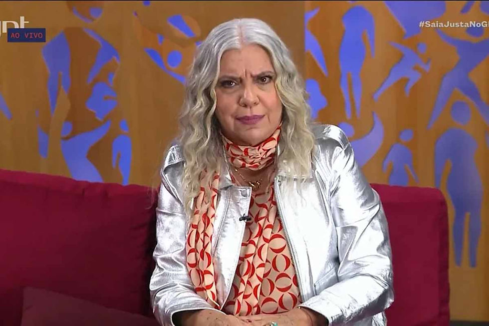 Astrid Fontenelle saia justa