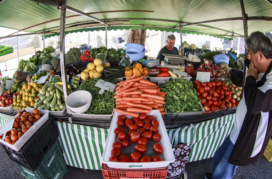 Feiras livres de sexta-feira são boa opção de compras antes do feriadão