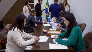 Prefeitura de Araucária dá posse a 32 novos servidores aprovados em concurso público