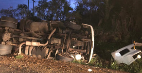 MOTORISTA FICA FERIDO APÓS TOMBAR CARRETA NA BR-282