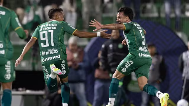 Chape bate o São Paulo e quebra jejum de mais de 20 jogos na Série A