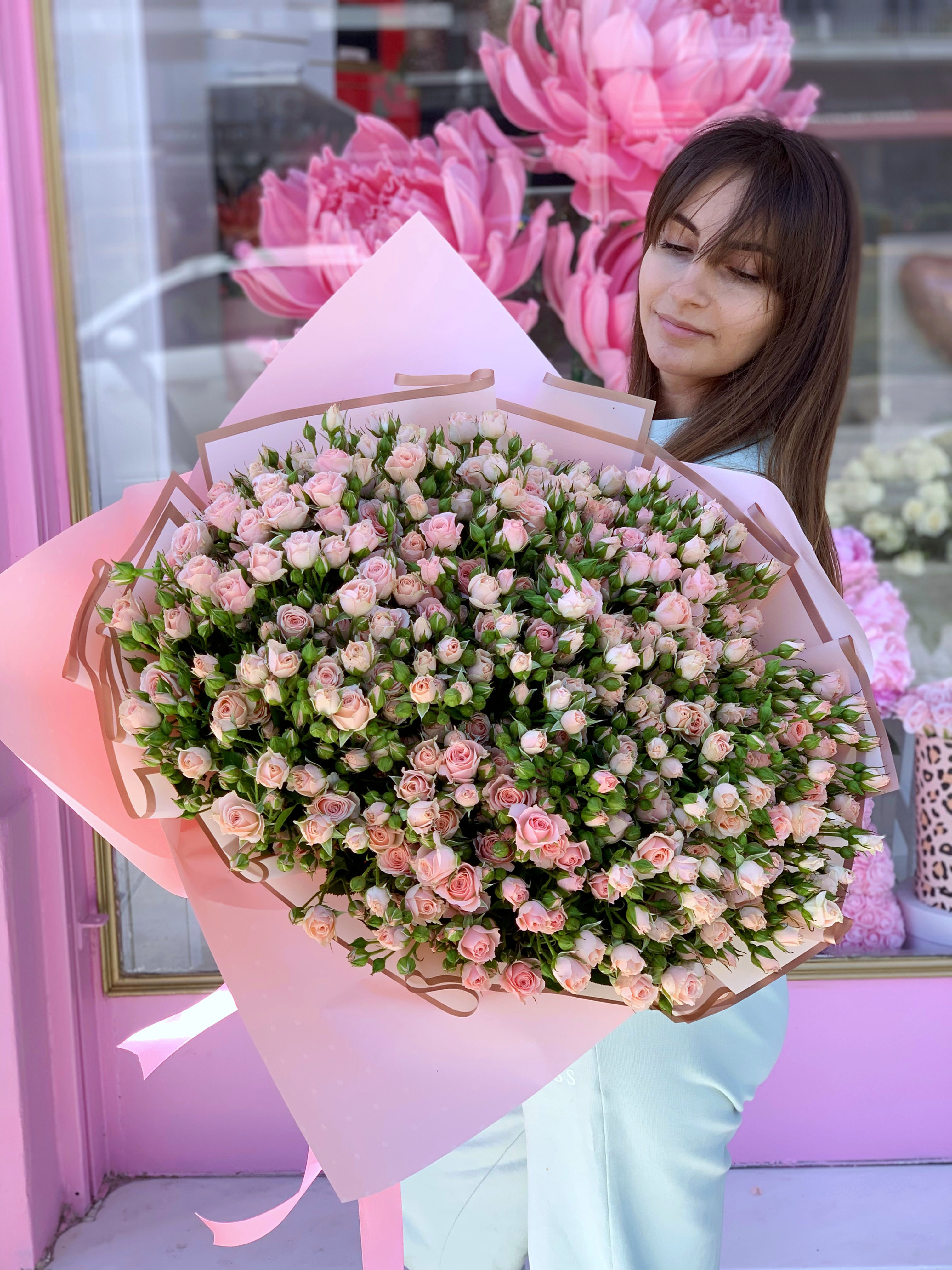 Giant mini roses bouquet