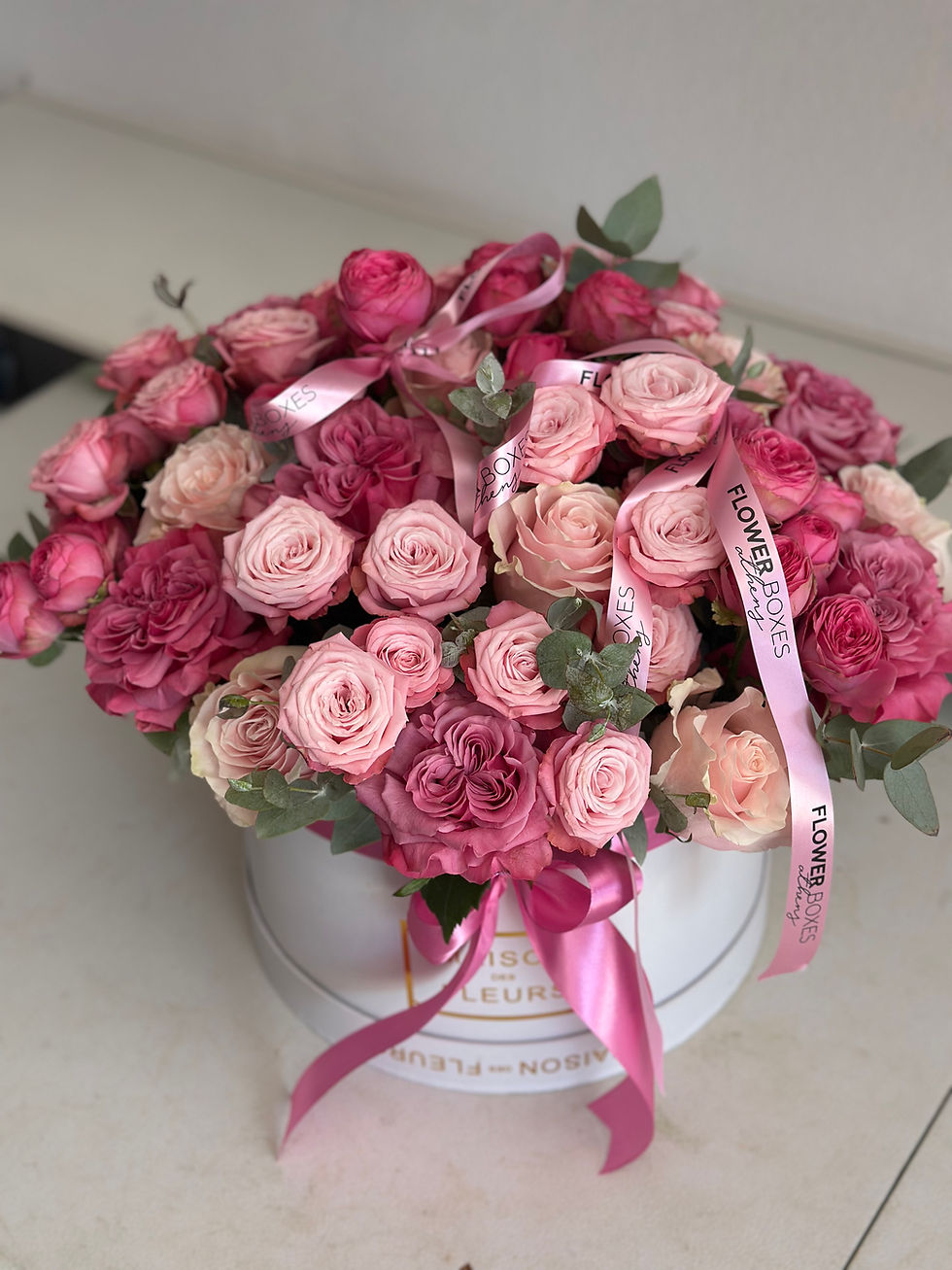 Μικρογραφία: Giant Flower box with pink Garden Roses