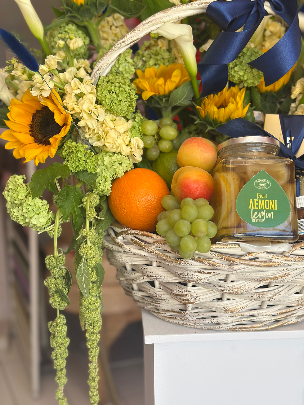 Thumbnail: Giant gift wicker basket 