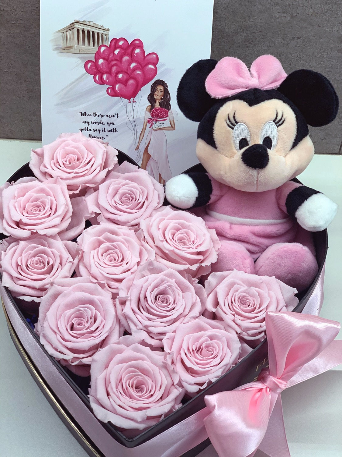Forever roses and Minnie 