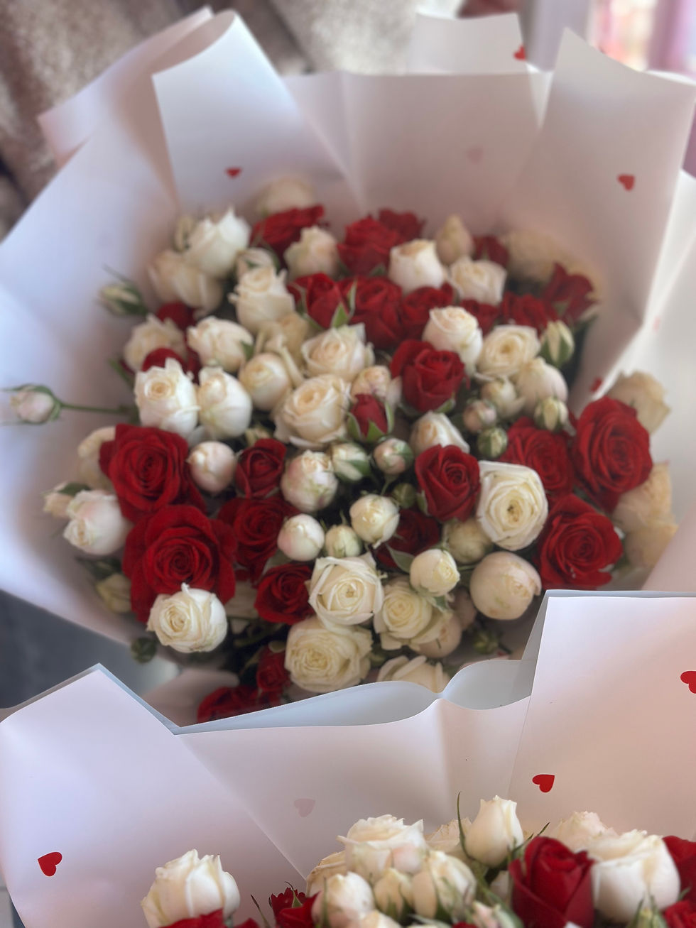 Μικρογραφία: Mix white & red spray roses 
