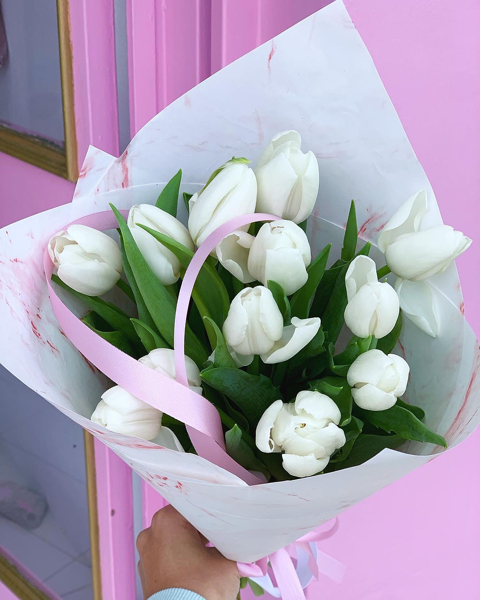 Thumbnail: 10 White tulips in marble wrapping paper 