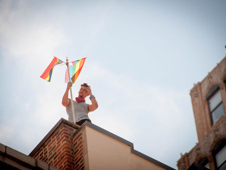 Rainbow Flag 彩虹旗 (cǎihóngqí)
