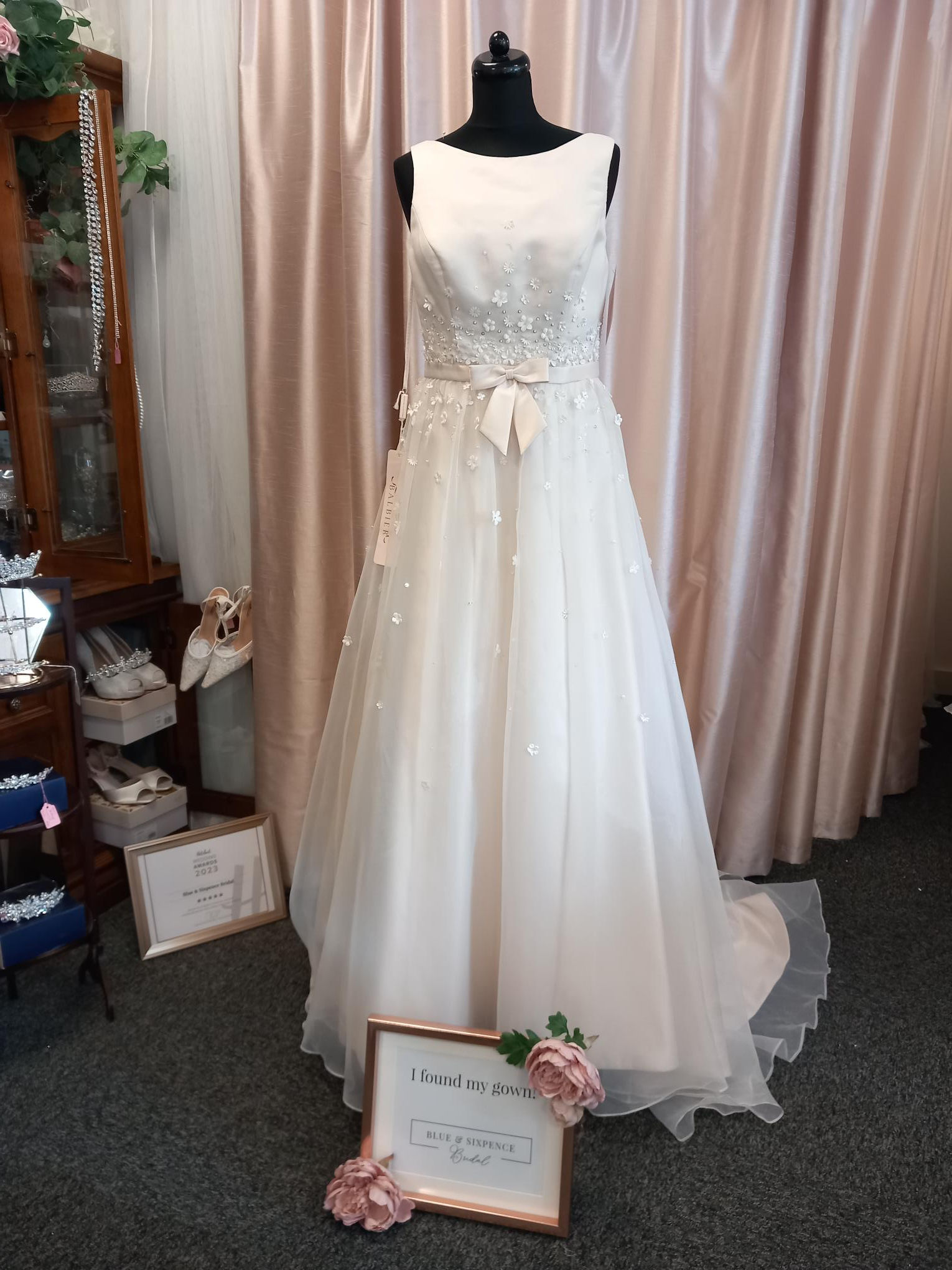 WG 905 Audre, size 14