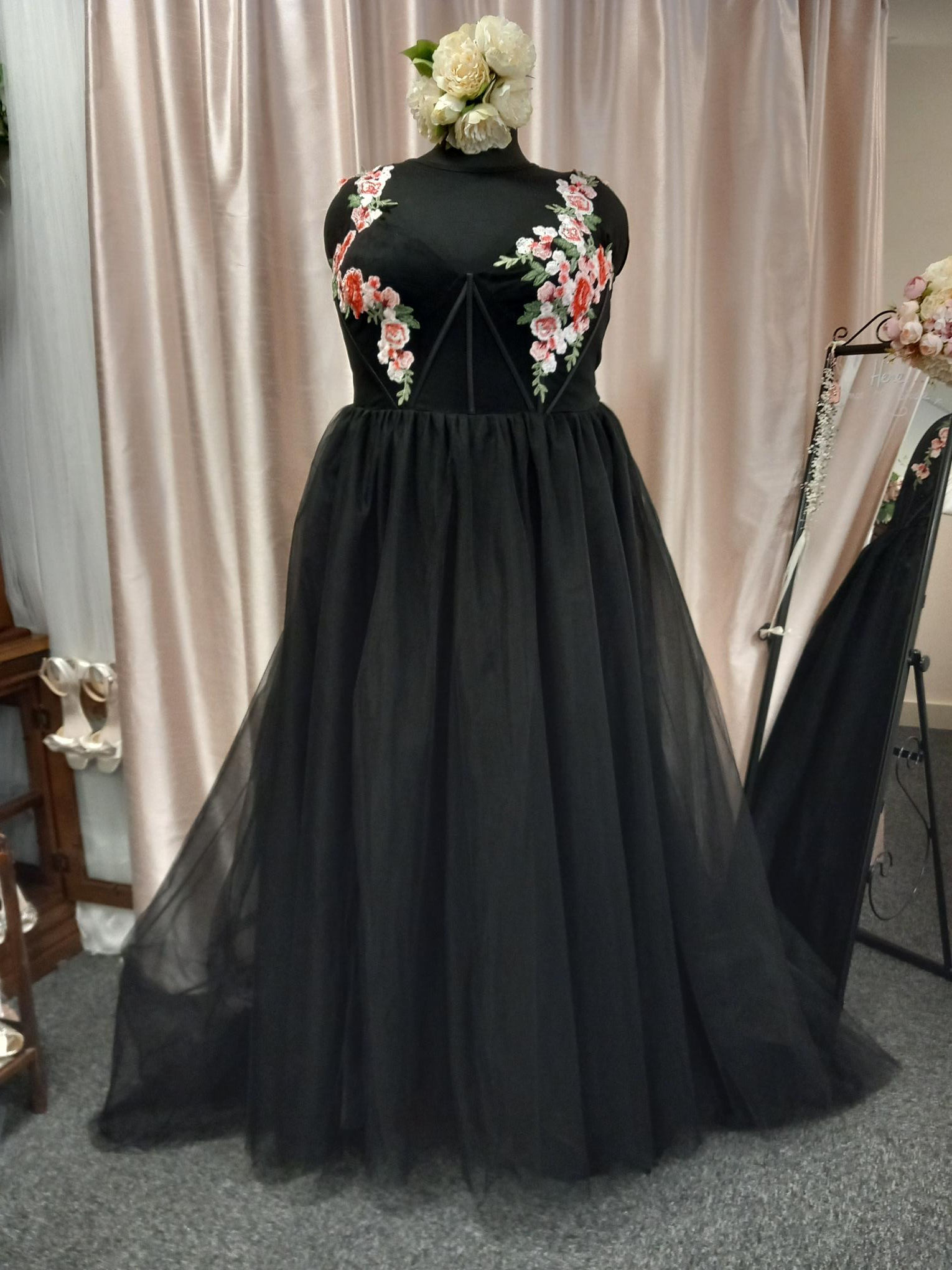 WG 777 Midnight Garden