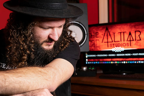 Stewart Head Down Studio 2160.jpg