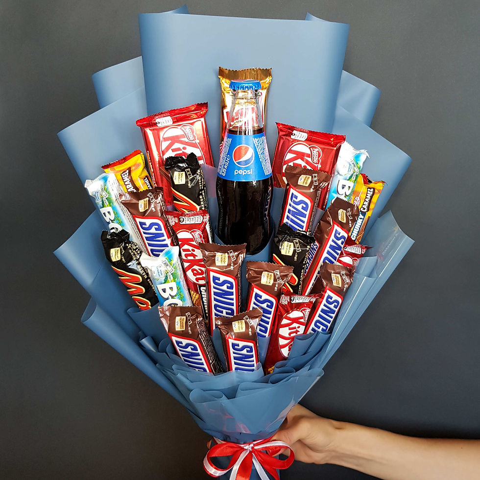букет из батончиков и пепси