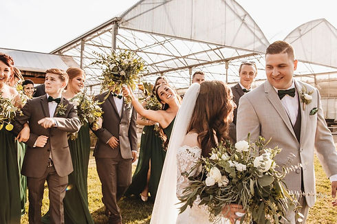 greenhouse-bridal-party-buchwalter-green