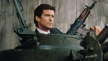 007 Contra GoldenEye (1995)