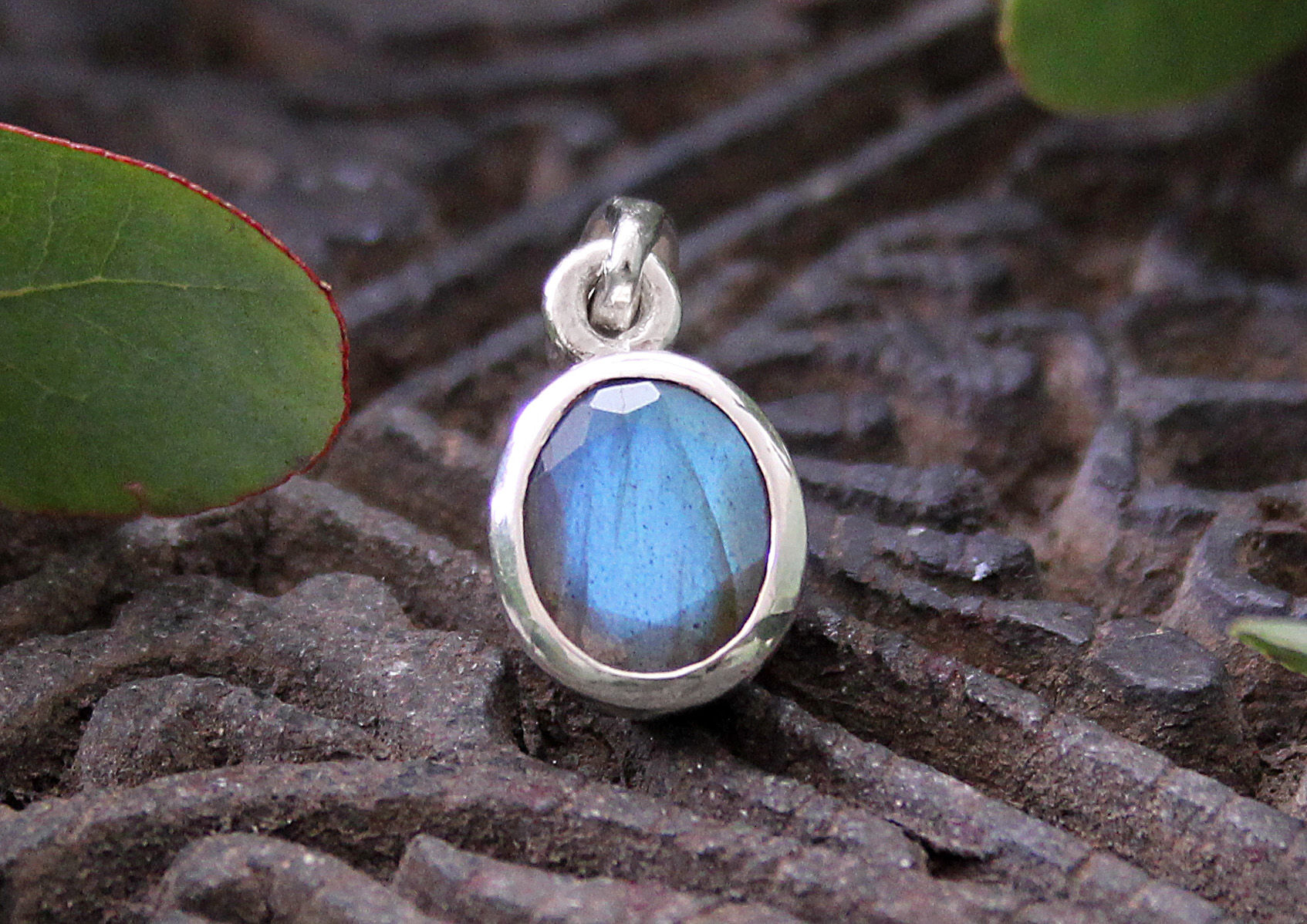 Labradorit Anhänger oval