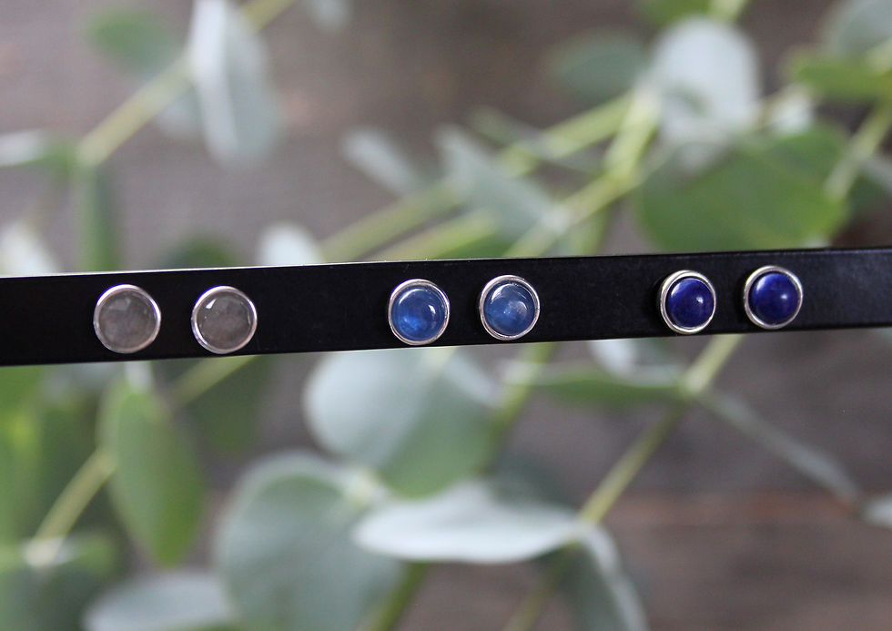 Thumbnail: Ohrstecker 8 mm mit Edelstein