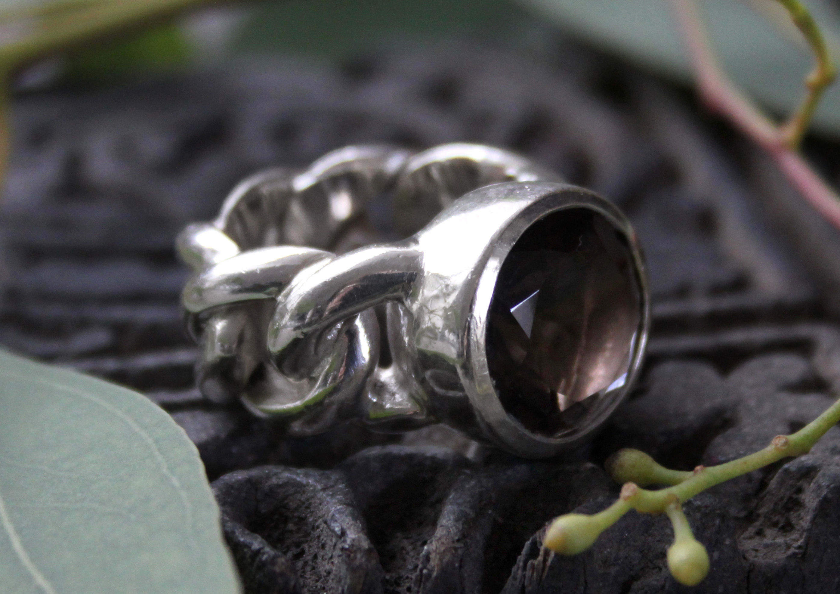 Rauchquarz Ring mit Panzer Schiene