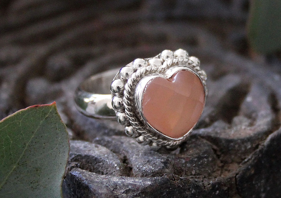 Miniatura: Herz Ring mit Edelstein facettiert