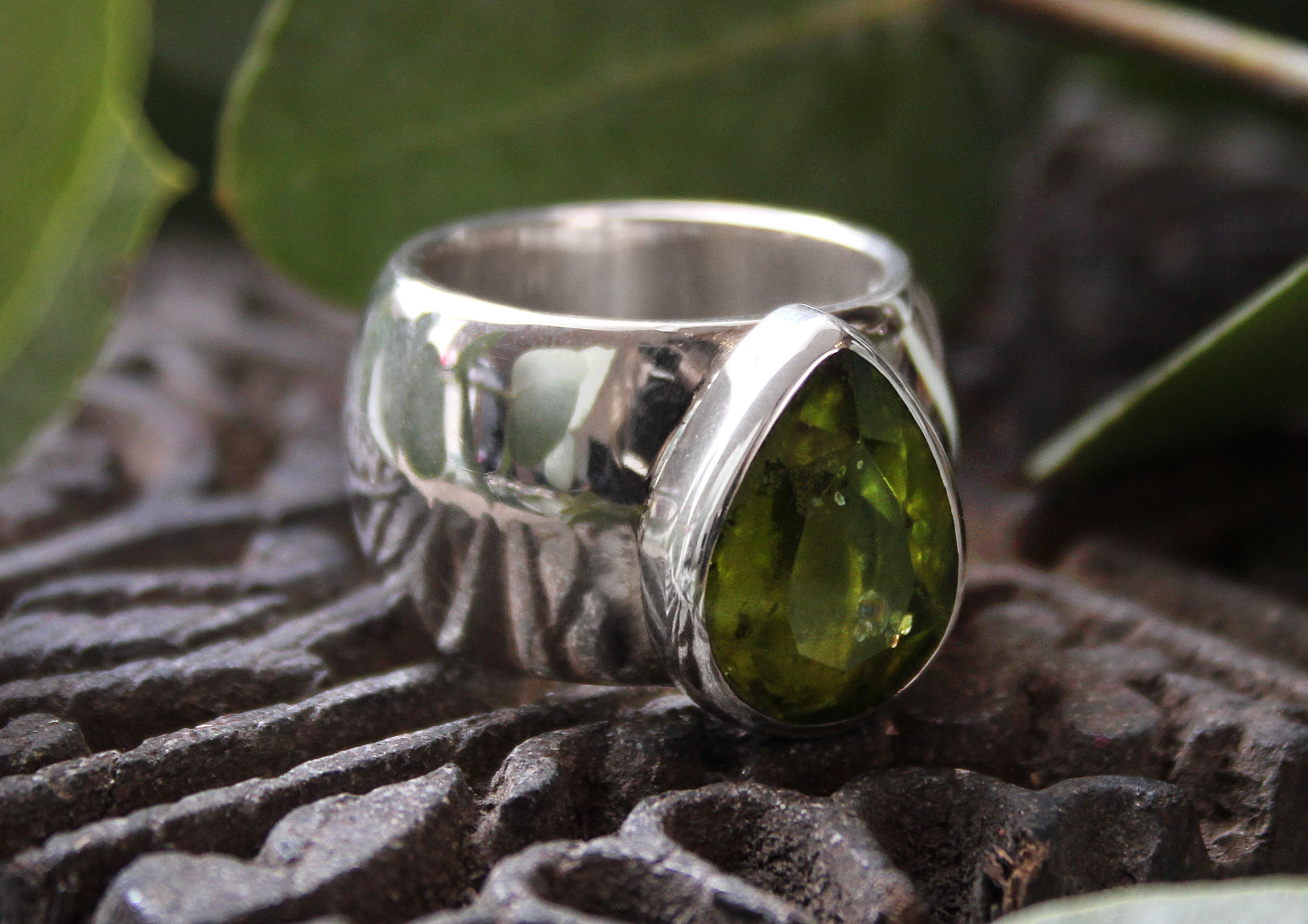 Peridot Ring Tropfen