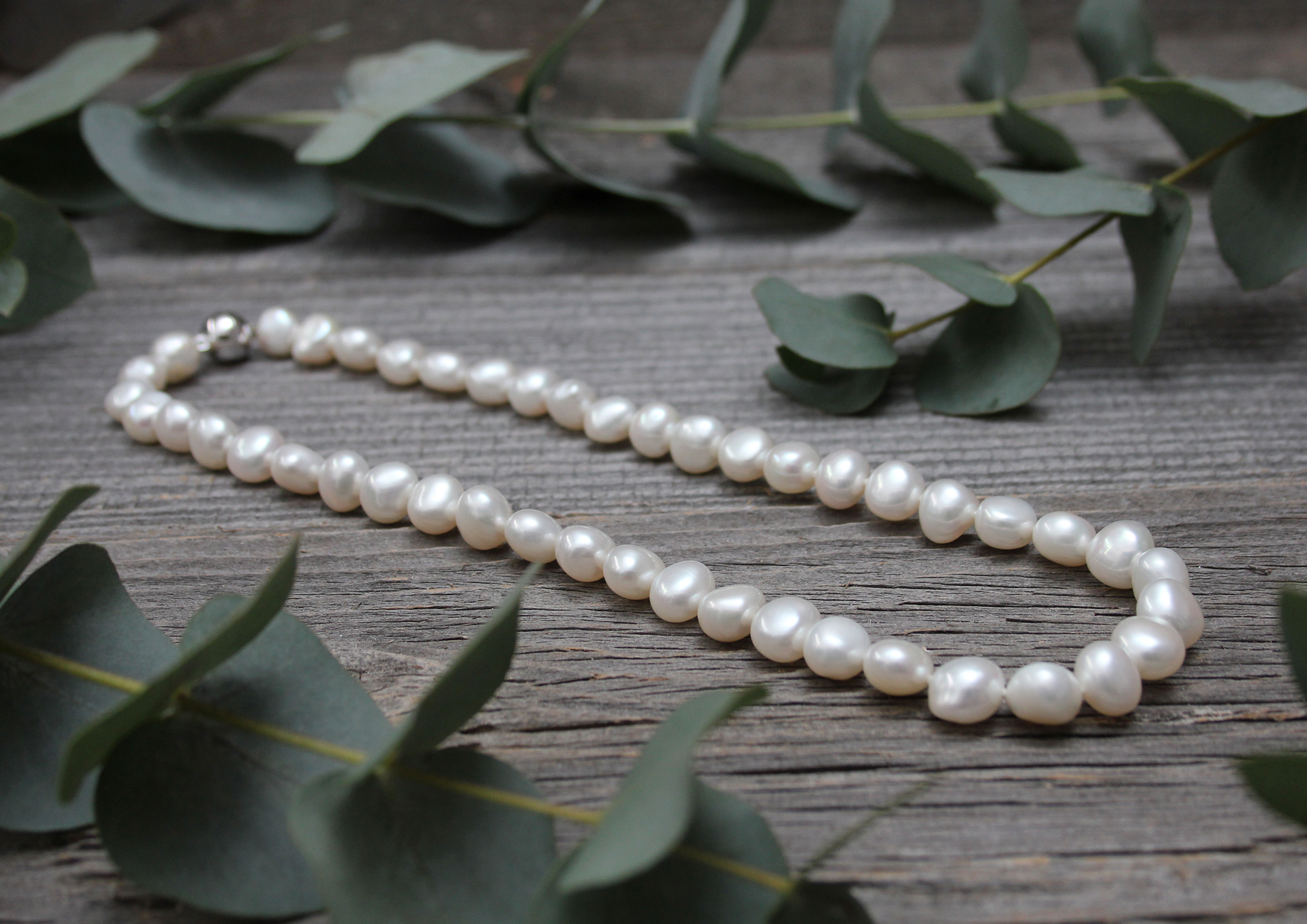 Perlenkette weiss
