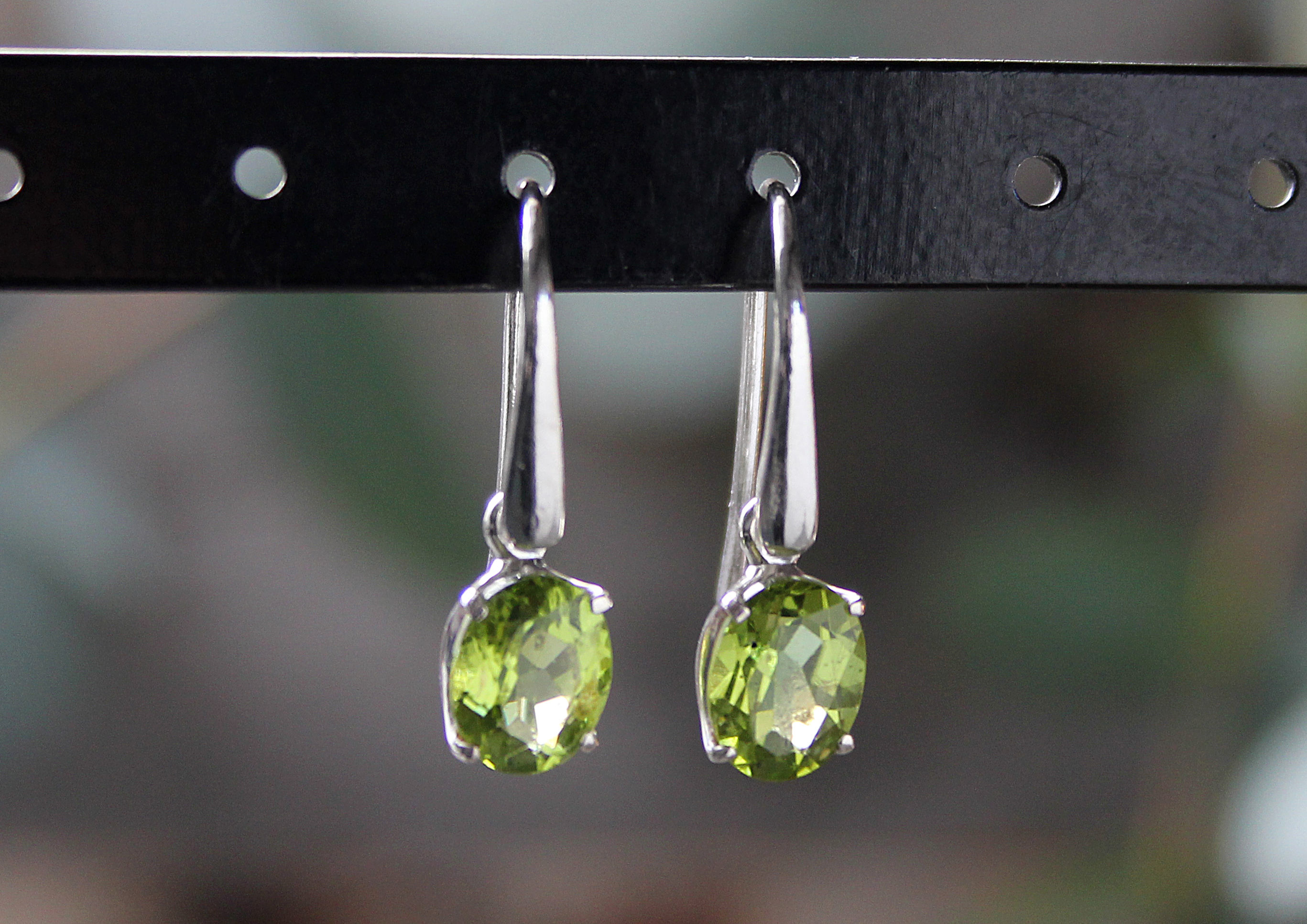 Peridot Ohrhänger oval