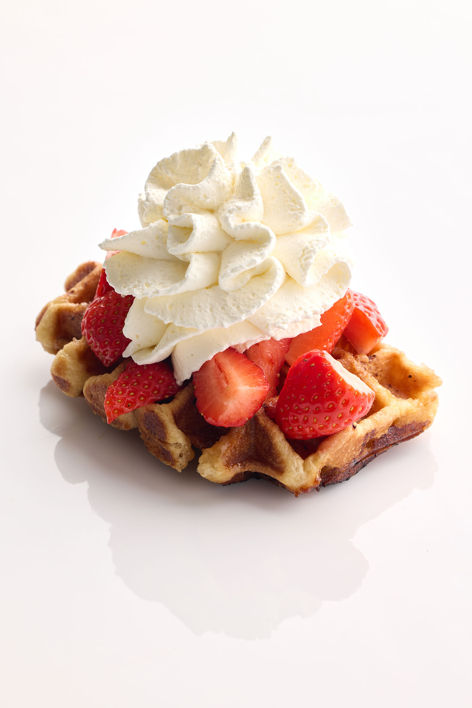 waffle whipped cream strawberries
