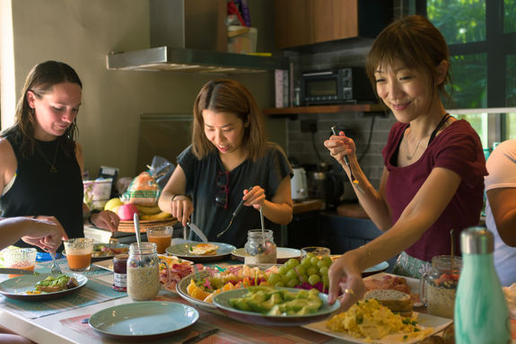 Two Sweet Feet specialises in hosting fitness wellness retreats in Hong Kong & Phuket. Our retreats take place in locations that allow you to be close to nature and consist of a diversity of gym workouts, Muay Thai, yoga, sound healing & other mindfulness activities. We offer retreats for companies.