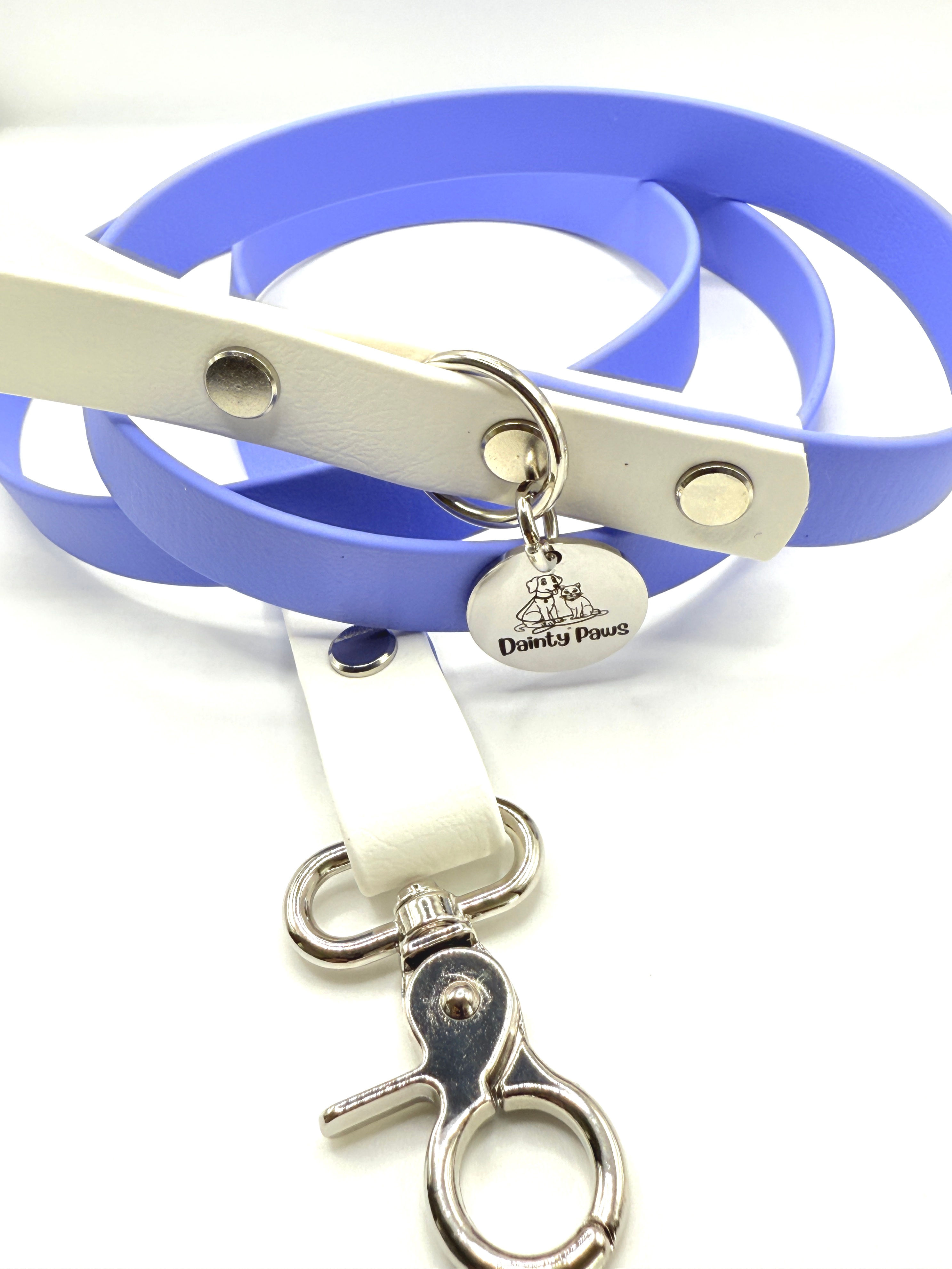 Close up of Periwinkle Biothane Leash