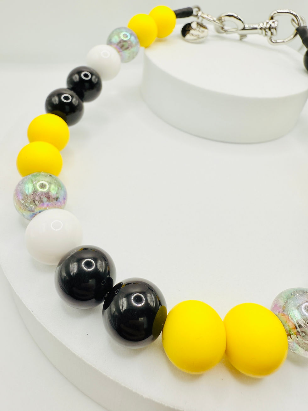 Thumbnail: Close up of Crosby Collar