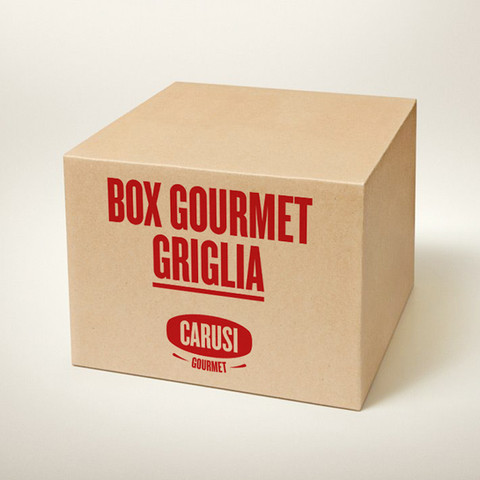 Box che contiene 4kg di carne rossa per grigliata:1 Kg Arrosticini d'Abruzzo, 1 Kg Tagliata Scozzese, 1 Kg Salsicce di suino,1 Kg Bistecche di maiale