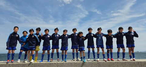 サッカー少年の集合写真