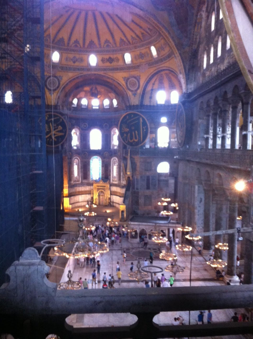 L'intérieur de la basilique Sainte Sophie devenue mosquée (et payante) il y a quelques années