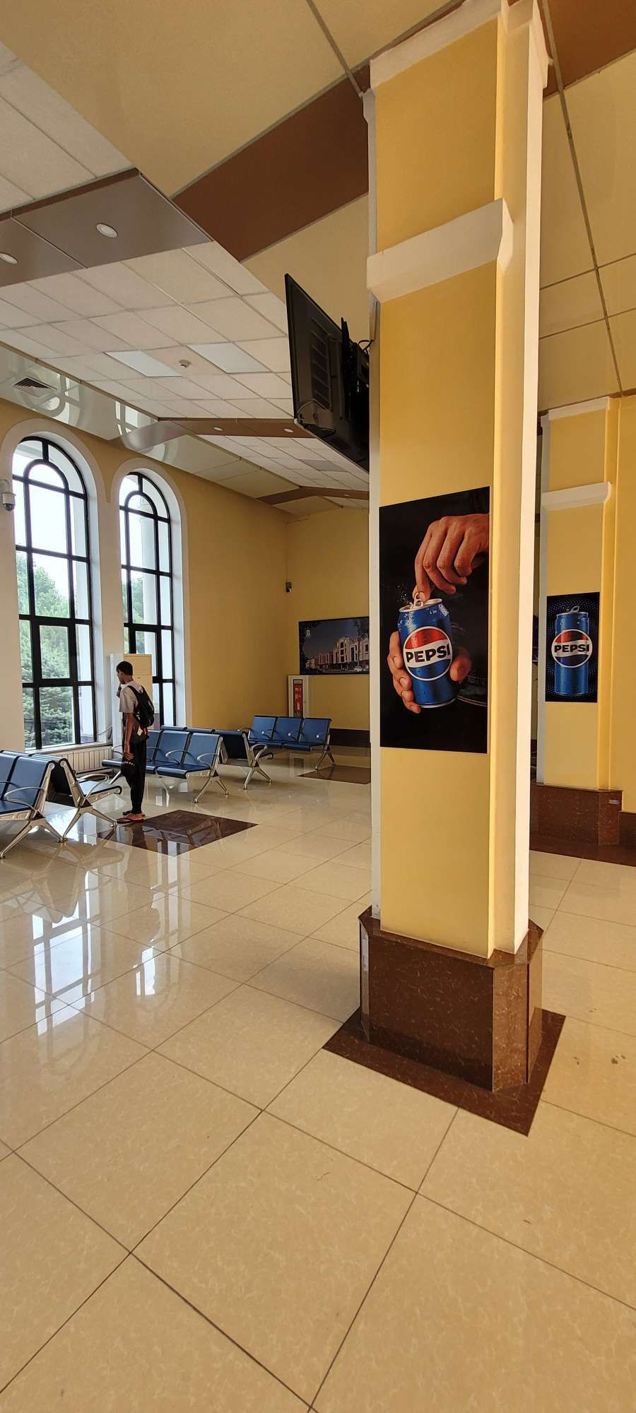 Patienter au frais à la gare