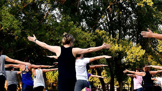 Outdoor yoga_edited.jpg
