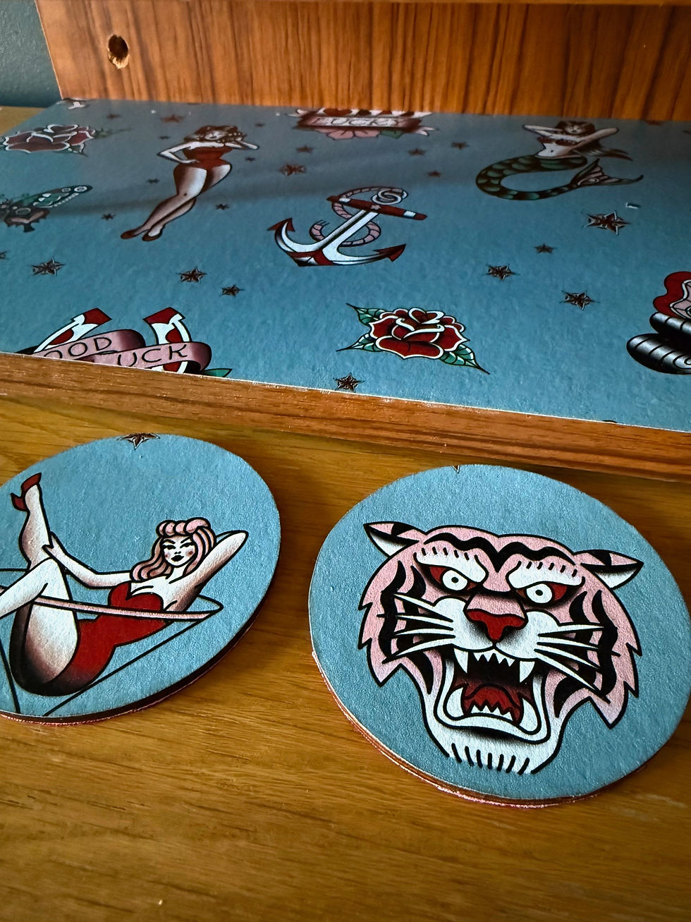 Thumbnail: Tattoo Mirror with Shelves