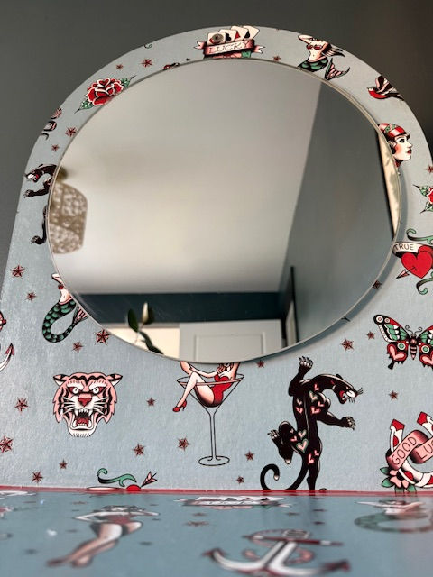 Thumbnail: Tattoo Mirror with Shelves