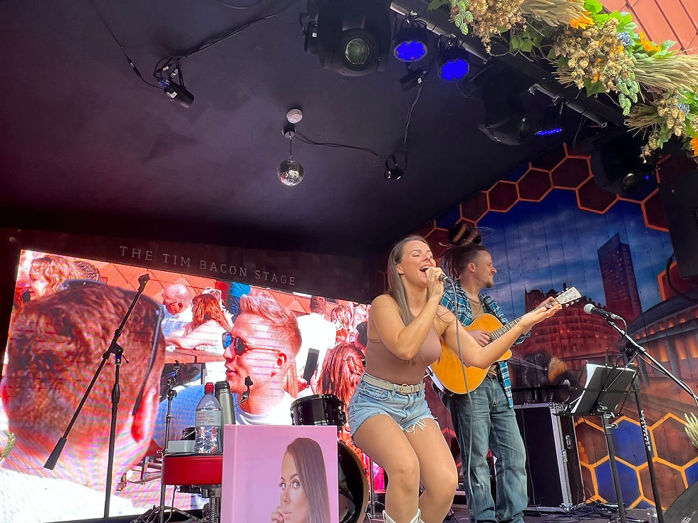 Lisa T singing live