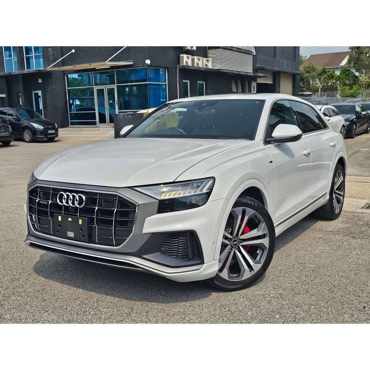 2021 AUDI Q8