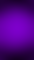 Uma abóbora de Halloween em cima da bandeira do Brasil