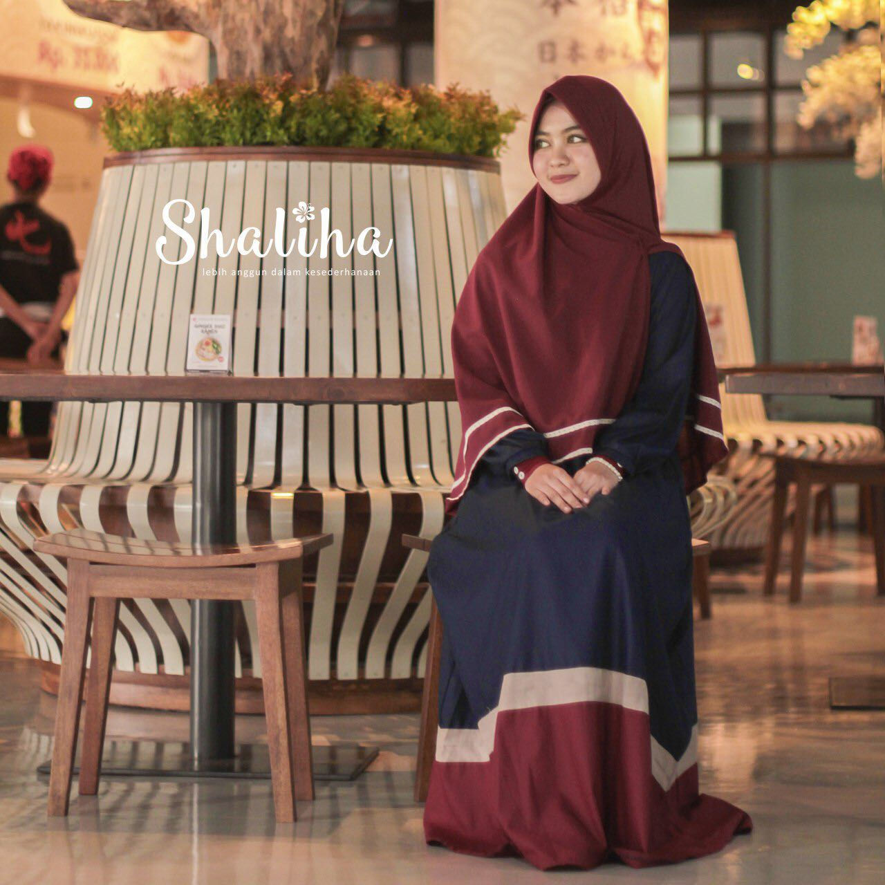 Gamis Nabila in Navy - Maroon