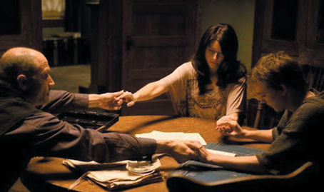 Por que não se deve comentar o que acontece nas reuniões mediúnicas?