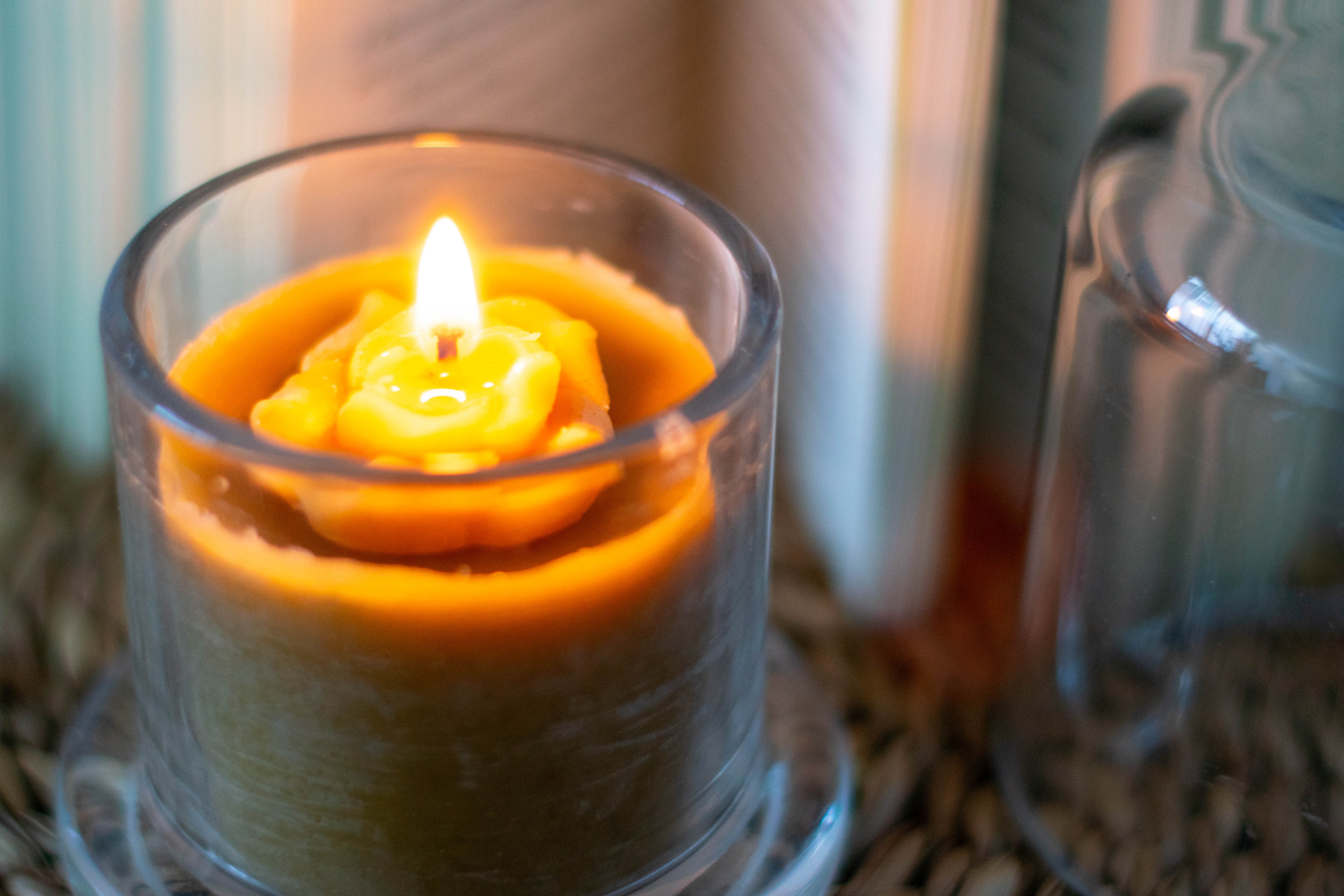 Vela de Miel en Cápsula de Vidrio