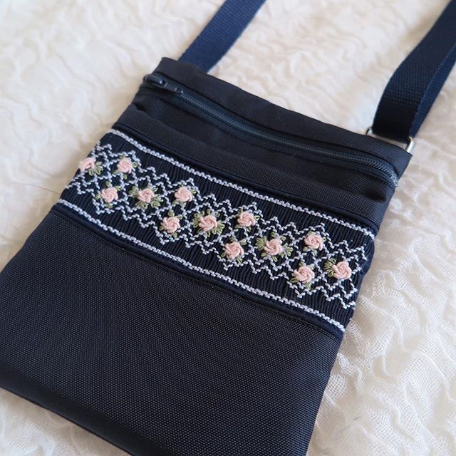☆スモッキング刺繍教室ワンデーレッスン『ナイロンポシェット』☆ ・
・
5月レッ