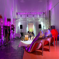 Pop-up shop