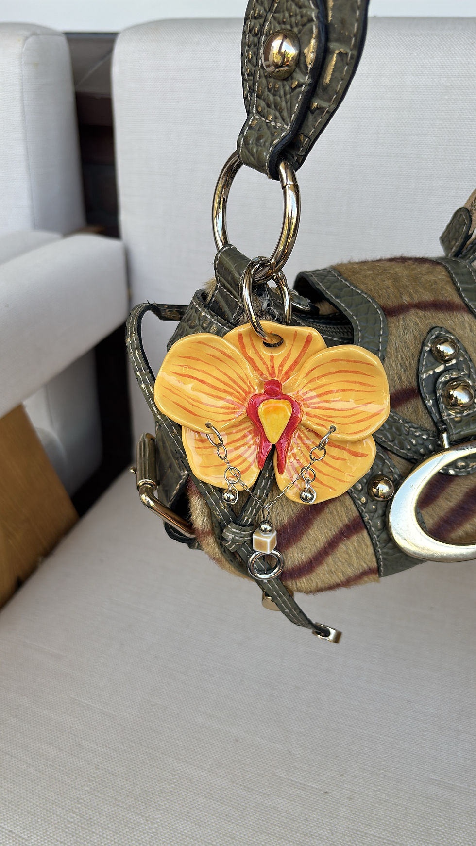 Thumbnail: Butter Yellow Orchid Bagcharm I