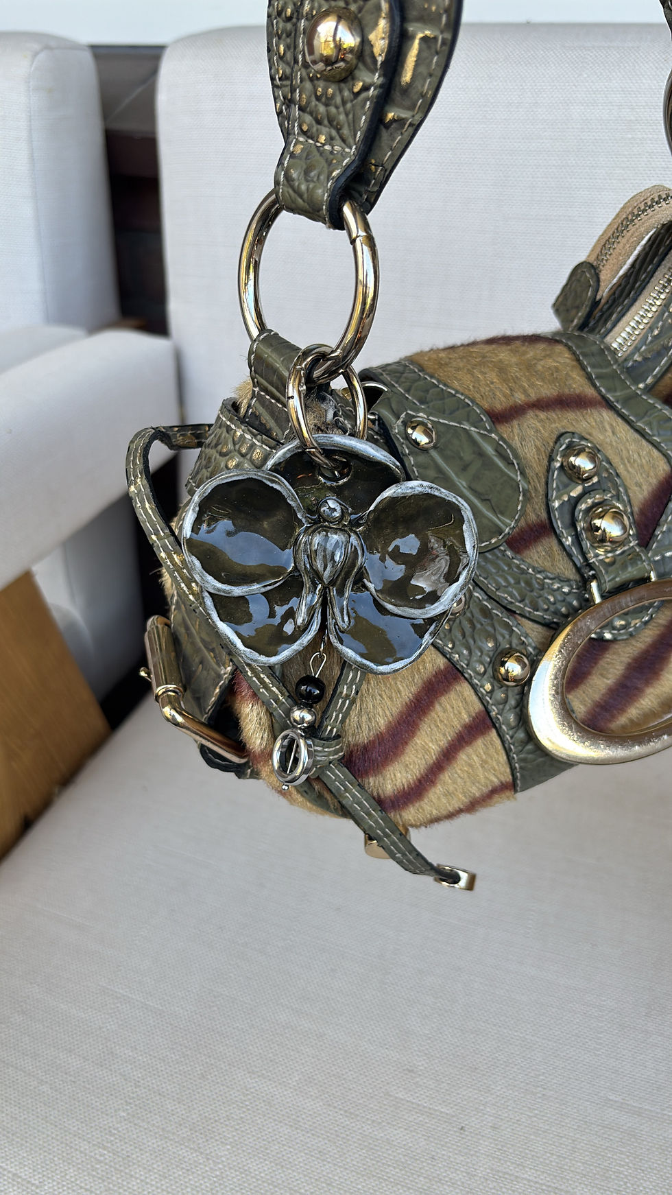 Thumbnail: Dark Orchid Bagcharm III