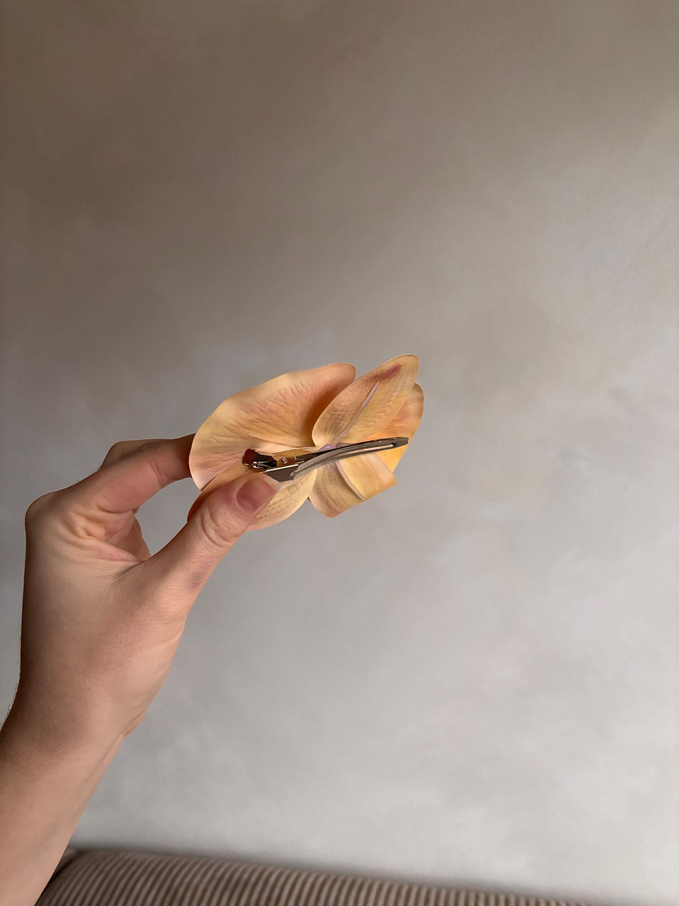 Thumbnail: Soft yellow Orchid hairclip