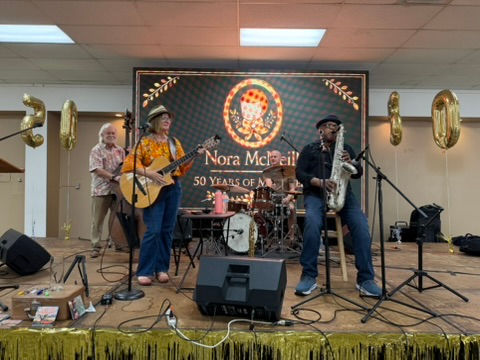 Allison Scull & Victor Martin entertained the crowd with Jazz Music.