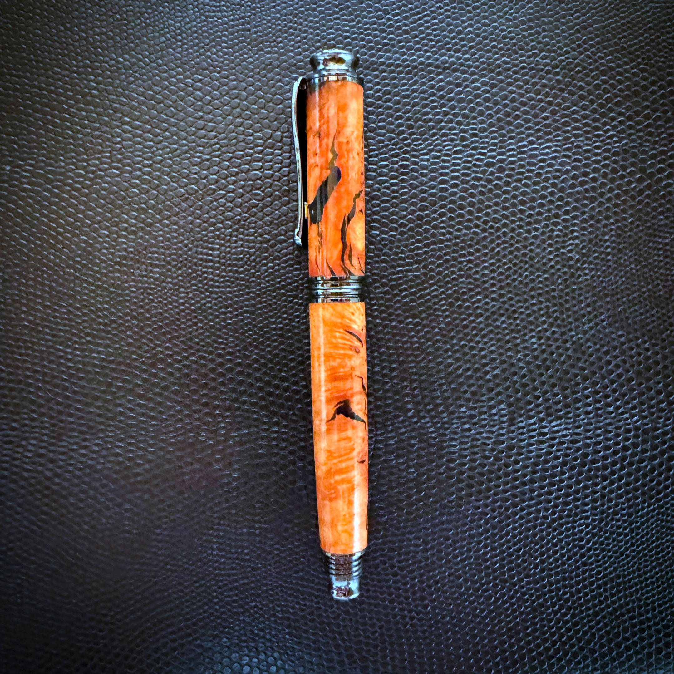 Stylo roller ou plume en racine de Bruyère et résine