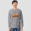 Miniature : Un homme avec un sweat gris avec un imprimé sorcier, chat, citrouille, meowloween pour Halloween.